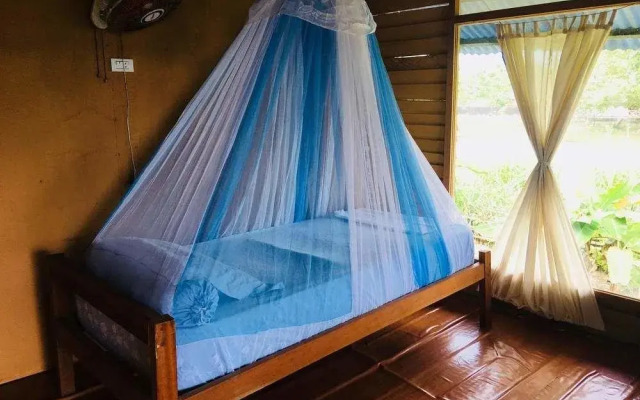 Simeulue Nanik Surfcamp