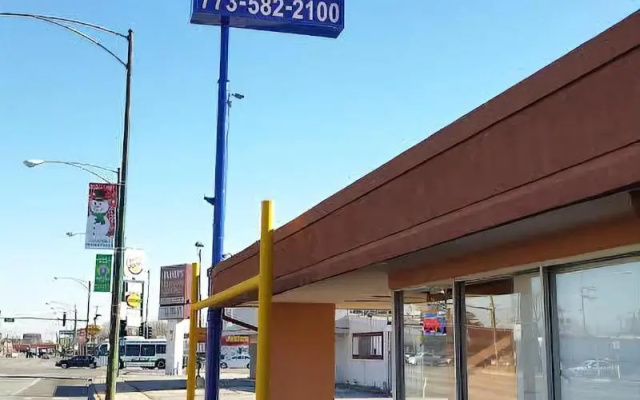 Skylark Motel