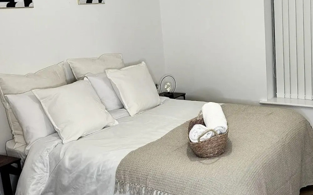Birmingham City 2 Bedroom Apartment - Free Parking