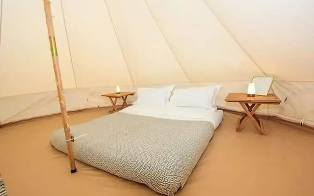 13 'zaniah' Bell Tent Glamping Anglesey