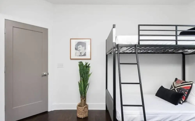 Domio Sylvan Park Luxurious 4BR Patio