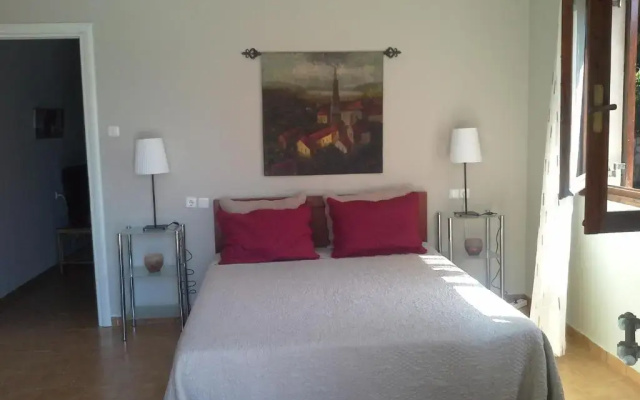 Beachfront Home For 4, Kalifteri Beach, Afissos