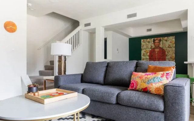 WanderJaunt - North Austin Apartments