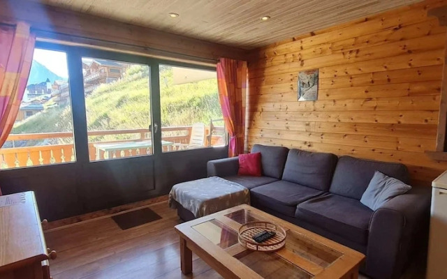 Spacious Apartment in Les Deux Alpes