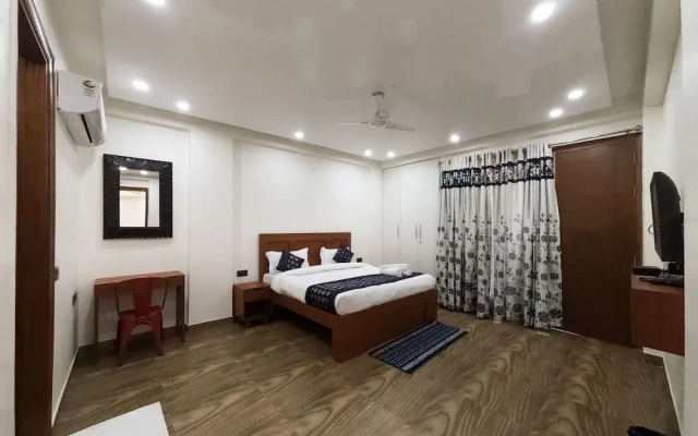 Under My Roof Luxury Apartment