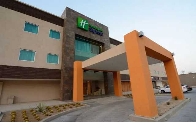 Отель Holiday Inn Express Cabo San Lucas Мексика, Кабо-Сан-Лукас - отзывы, цены и фото номеров - забронировать отель Holiday Inn Express Cabo San Lucas онлайн вид на фасад
