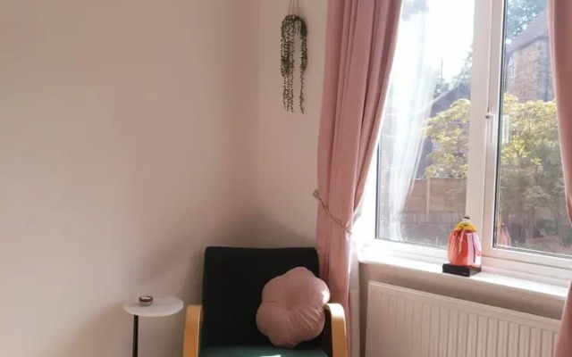 Remarkable 4-bed House in Sheffield