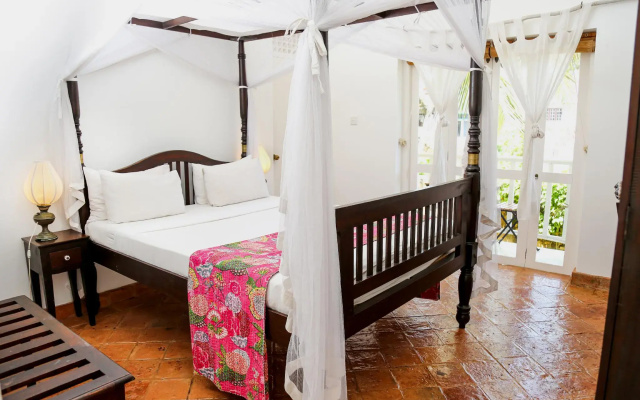Mango House