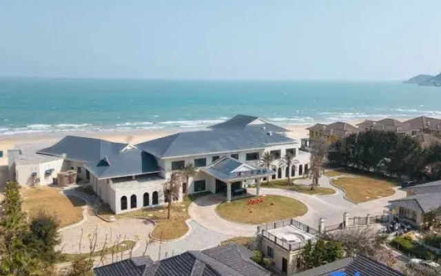 Dongshan Nalando Hotel (Jinluan Bay Scenic Area)