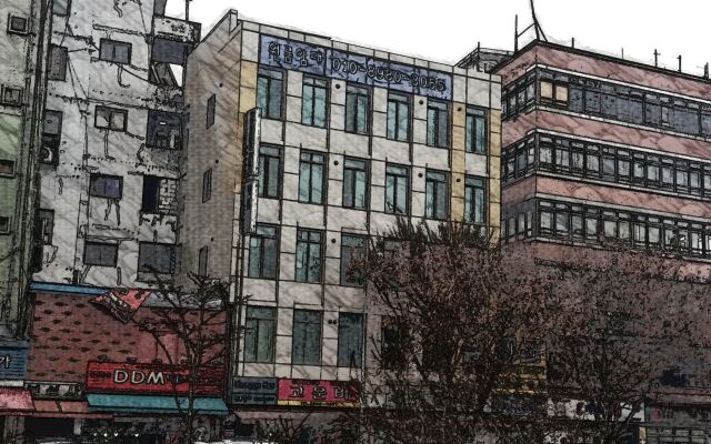 Отель Cheonggye Haus вид на фасад