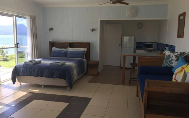 Cardwell Beachfront Motel