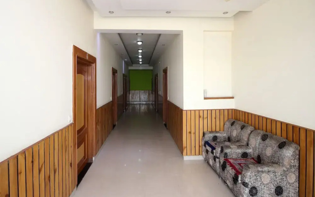 OYO 9388 Yash Hotel