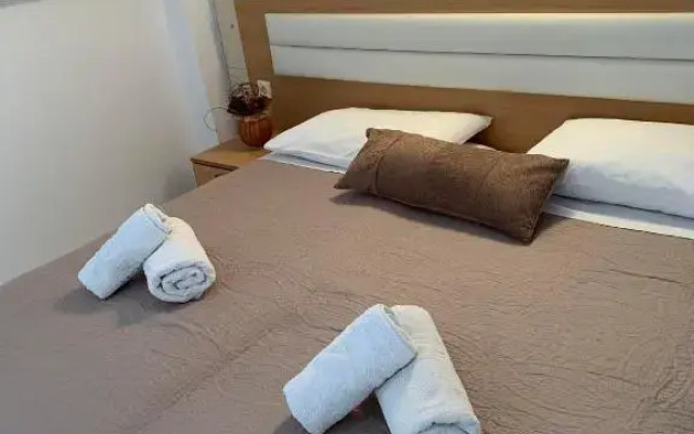 Haraki Style Studio Apartment