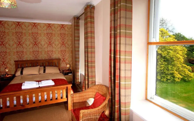Cuffern Manor