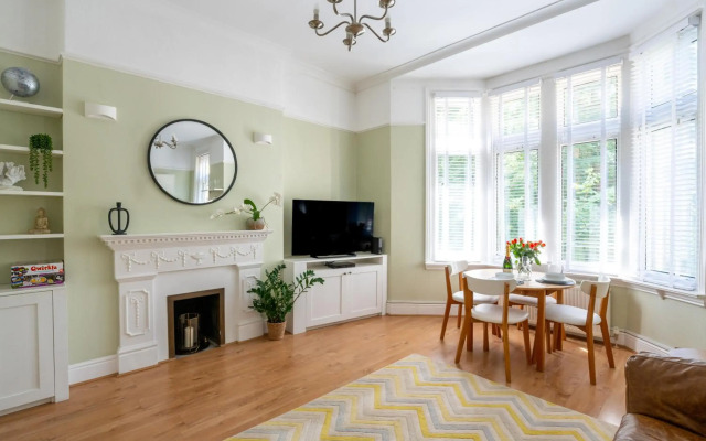 Entire 2 Bedroom Apartment In Central Cardiff