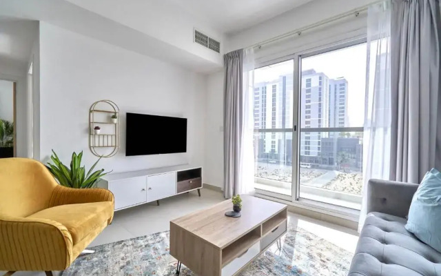 Stella Stays Chic 2 BDR Dubai JVC Large Terrace