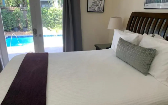 Inn On The Drive ( Adults Only)