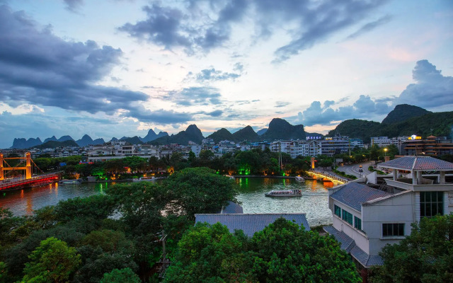 Guihu Bieyuan Riverside View Homestay