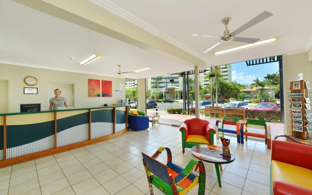 Cairns Queenslander Hotel & Apartments 2