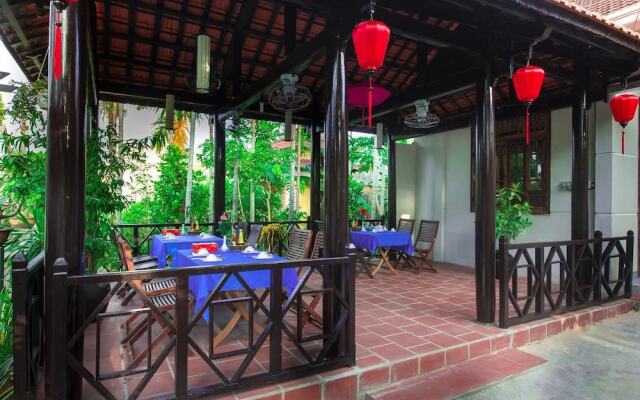 Отель Plum Tree Homestay вид на фасад