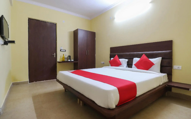 OYO Flagship 61177 Hotel Pratap Inn