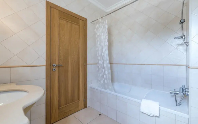 CheckinCheckout - VillaMoura with Private Pool