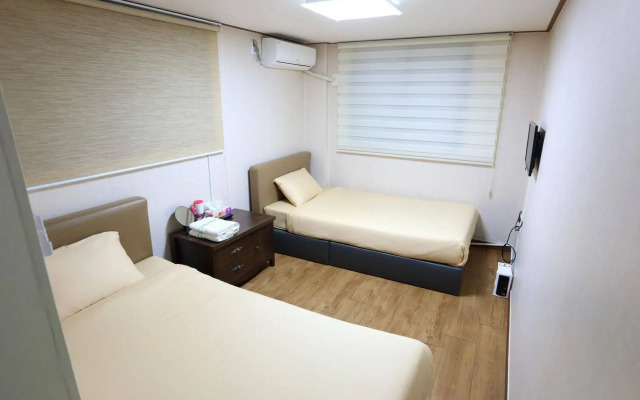 Olive Hostel