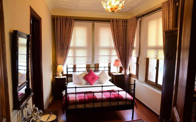 Ottoman Suites by Seratonin