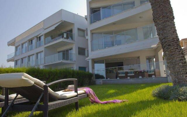 Отель Trident Beach Front Suite Кипр, Протарас - отзывы, цены и фото номеров - забронировать отель Trident Beach Front Suite онлайн вид на фасад