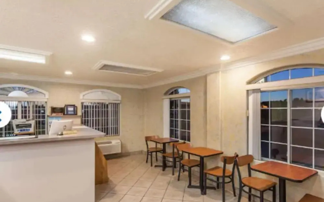 Tri City Inn