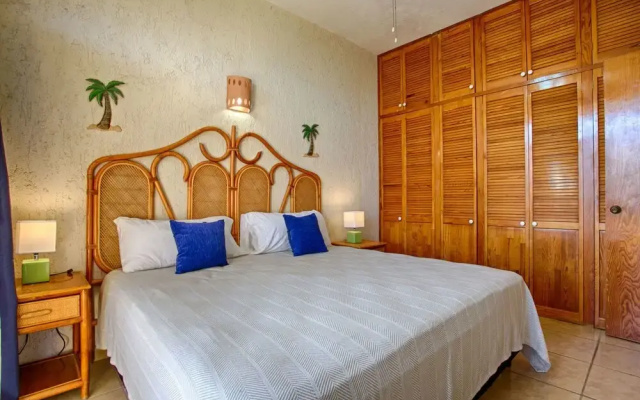 Condominios Nuevo 12 2 BR by Casago