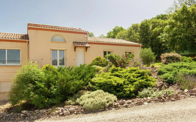 Peaceful Villa in Calamane with Private Swimming Pool
