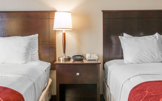 Comfort Suites Saginaw North