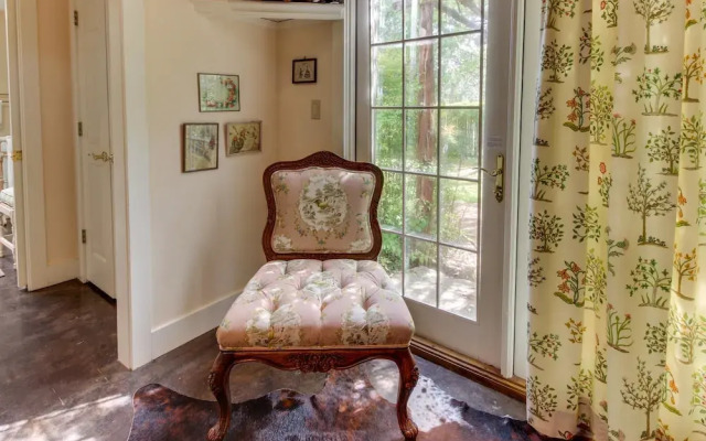 Eva's Guest House