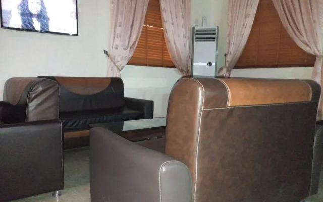 Dionzec Hotel & Suites