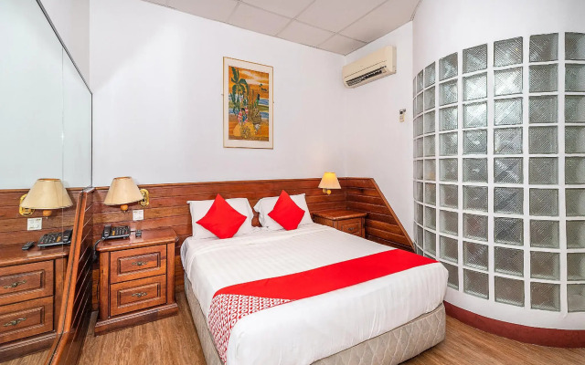 OYO 89864 Hotel Holiday Park