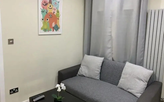 Charming 2-bed Apartment