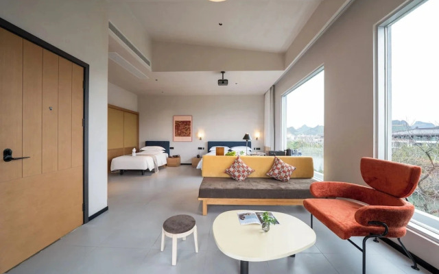 Banyan Retreat  R10 Hotel