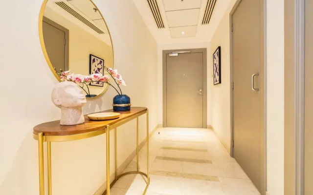 Luxurious 1B With Opera & fountains views