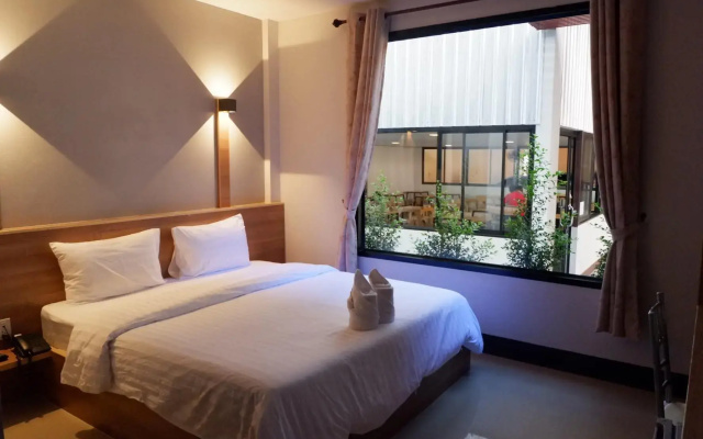 Nakarin Hotel