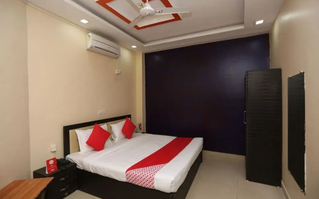 OYO 22665 Hotel Dev Shree