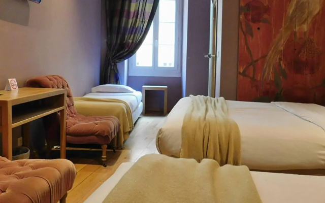 Hotel De La Mer