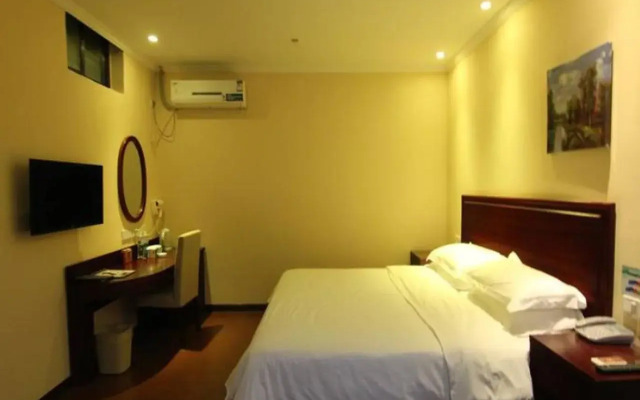 GreenTree Inn Jiangsu Yangzhou Jiangdu Bus Station Express Hotel