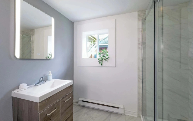 Pet Friendly Home Near Lock 32 & Beach Park