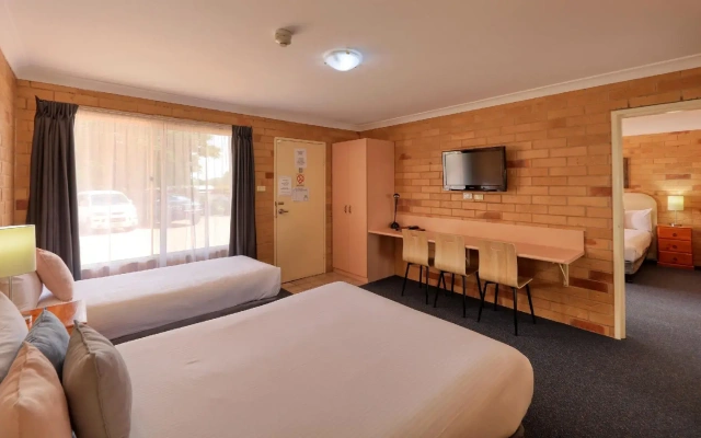 North Parkes Motel