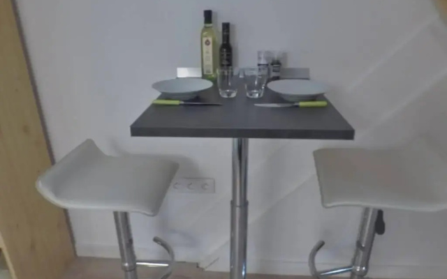 Studio Neuf Avec Courette Privative
