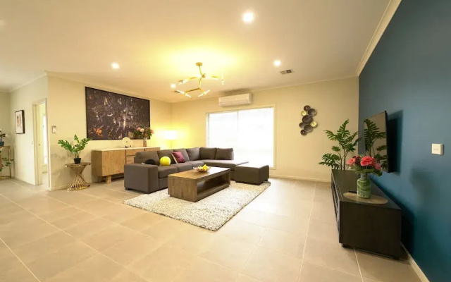Newly Modern Home for Big Group near SC