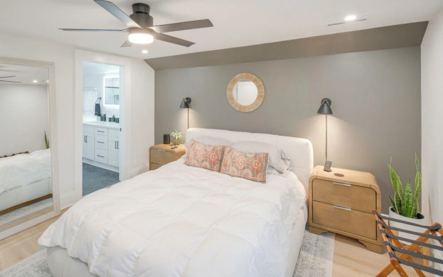 Tremont Retreat w/ Putting Green Near Downtown