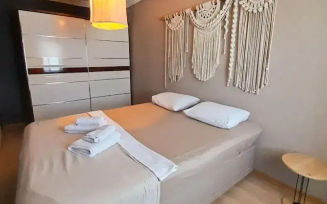 Lovely Flat With Sea View Near Beach in Bozburun