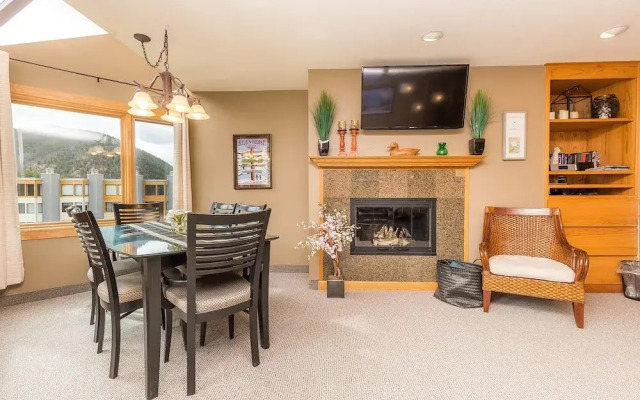 Lakeside #1493 - Studio Br Condo